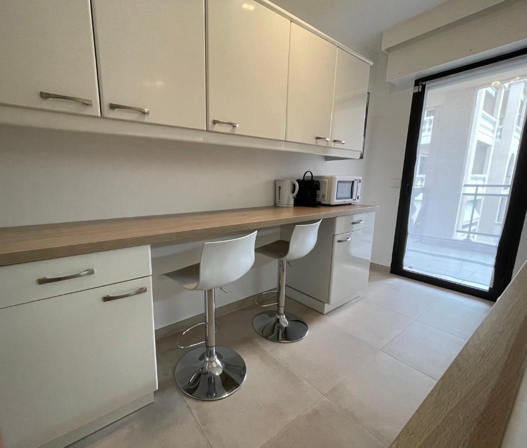Domaine D'Ahmosis, Modern 2 Bedrooms Refurbished Apartment, F3 Moderne Fraichement Renove Ле Кане Екстериор снимка